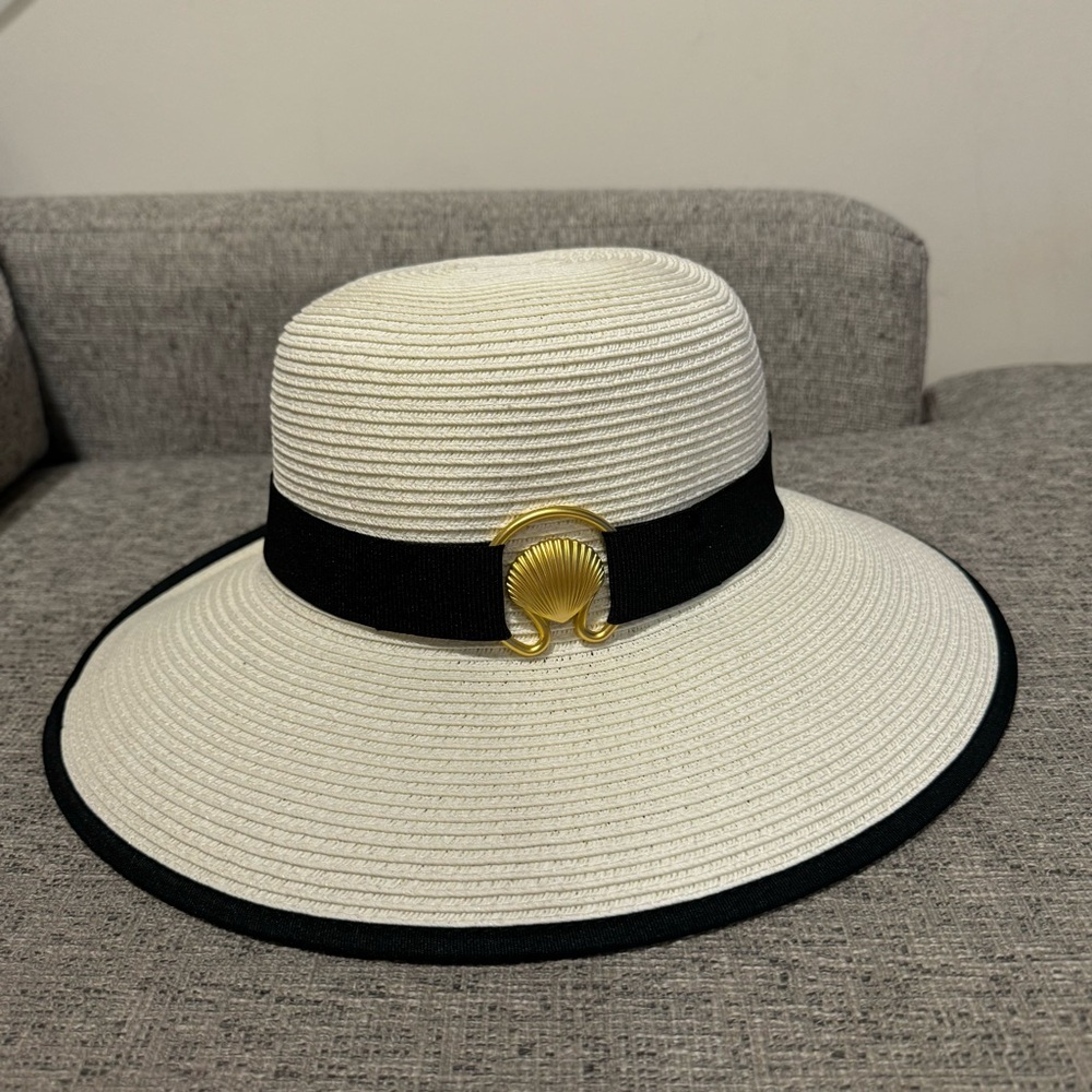 White & Black Chic Sun hat - Picture 6 of 7